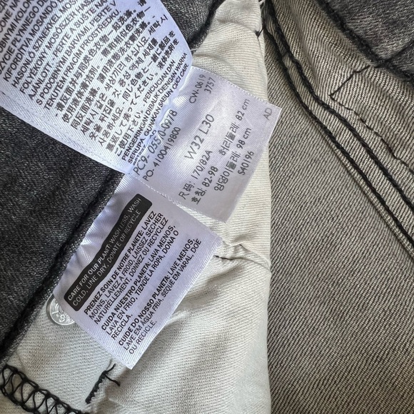 Men’s Gray Levi’s Jeans Size 32x30 - Picture 7 of 7